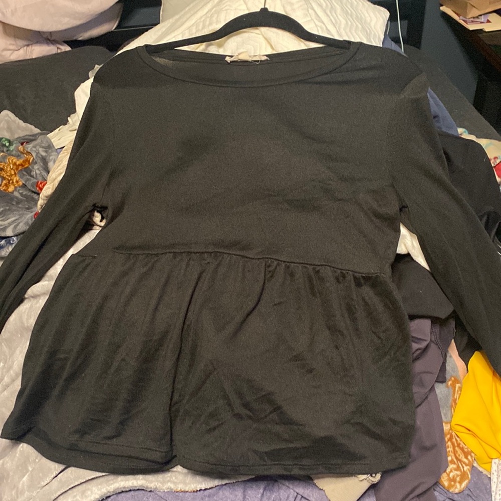 Pink Republic Size large Black peplum top